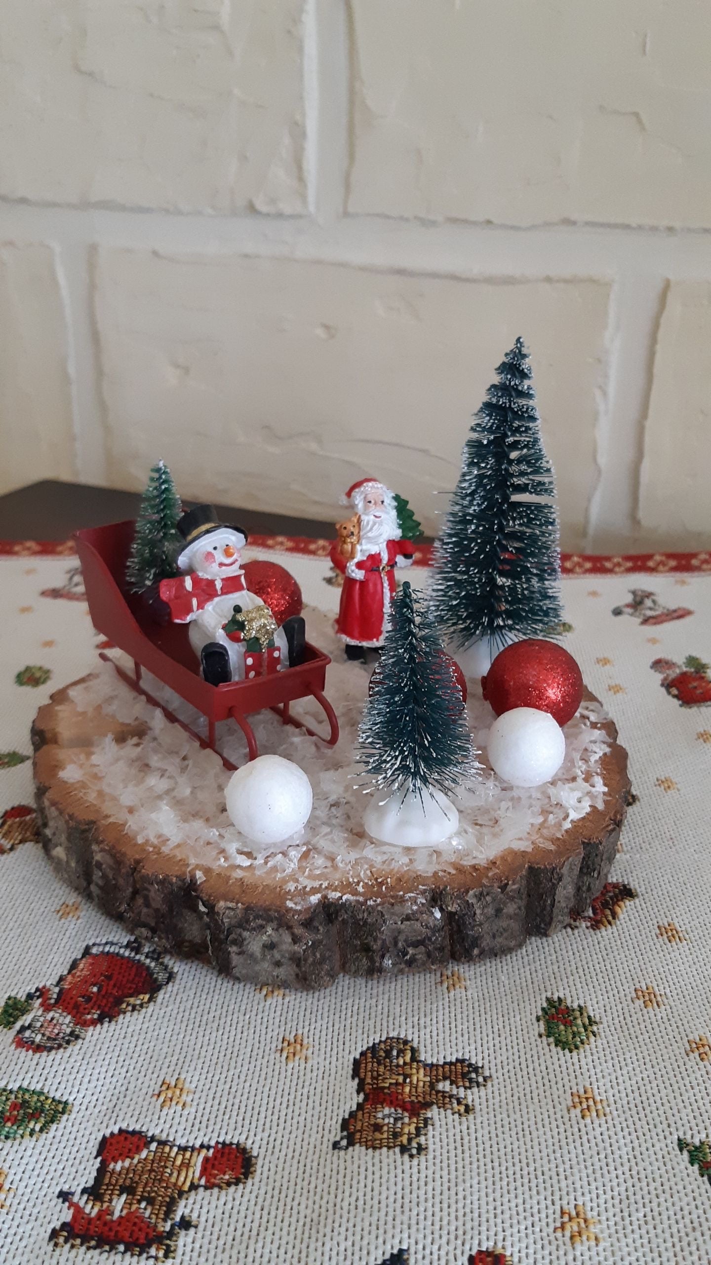 Décoration artisanale de Noël en bois naturel – Traineau du Père Noël