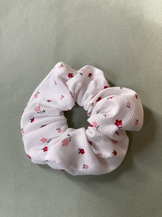 Chouchou en tissu fleuri fait main 🌷
