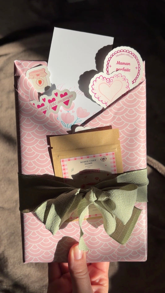 Coffret Mystère Fête des Mères 🌸 — Livre + Thé + jolis accessoires