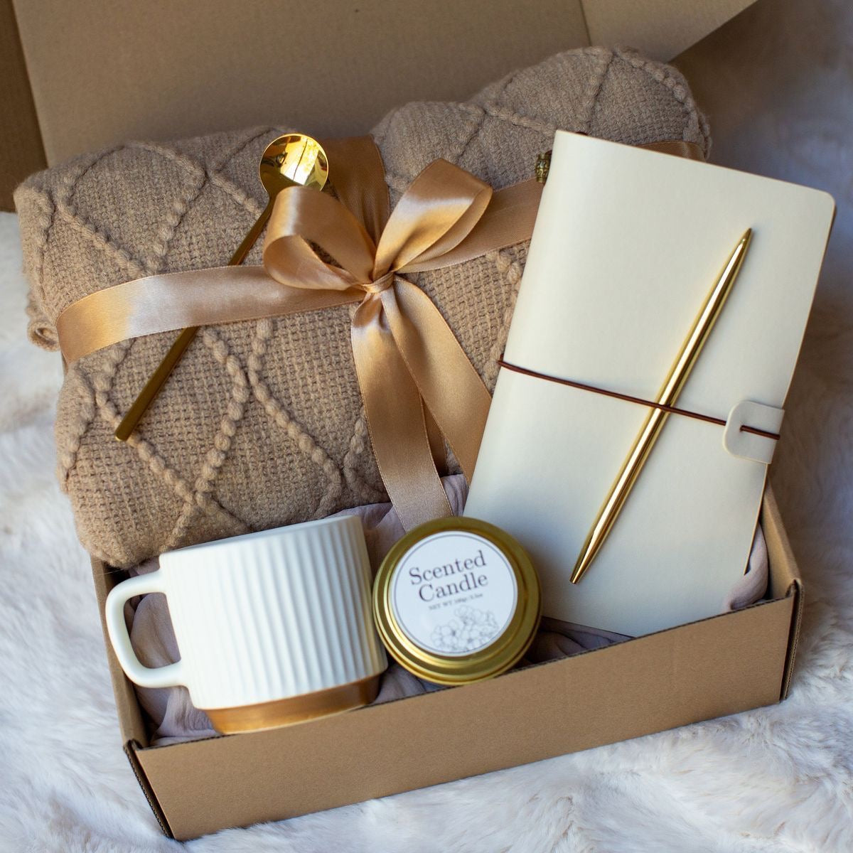 Box Cosy du Mois — Votre soirée douceur clé en main