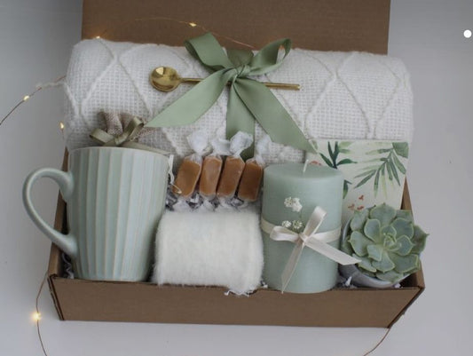 Box Cosy du Mois — Votre soirée douceur clé en main